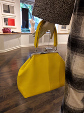 Load image into Gallery viewer, Kiss Clasp Leather Bag
