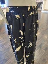 Load image into Gallery viewer, Trousers
