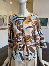 Load image into Gallery viewer, Blouse
