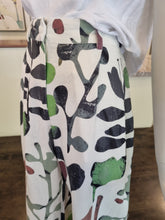Load image into Gallery viewer, Trousers
