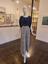 Load image into Gallery viewer, Trousers
