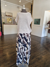 Load image into Gallery viewer, Blouse
