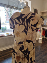 Load image into Gallery viewer, Blouse
