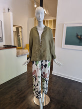 Load image into Gallery viewer, Blouse
