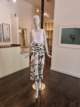 Load image into Gallery viewer, Trousers
