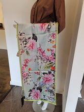 Load image into Gallery viewer, Scarf
